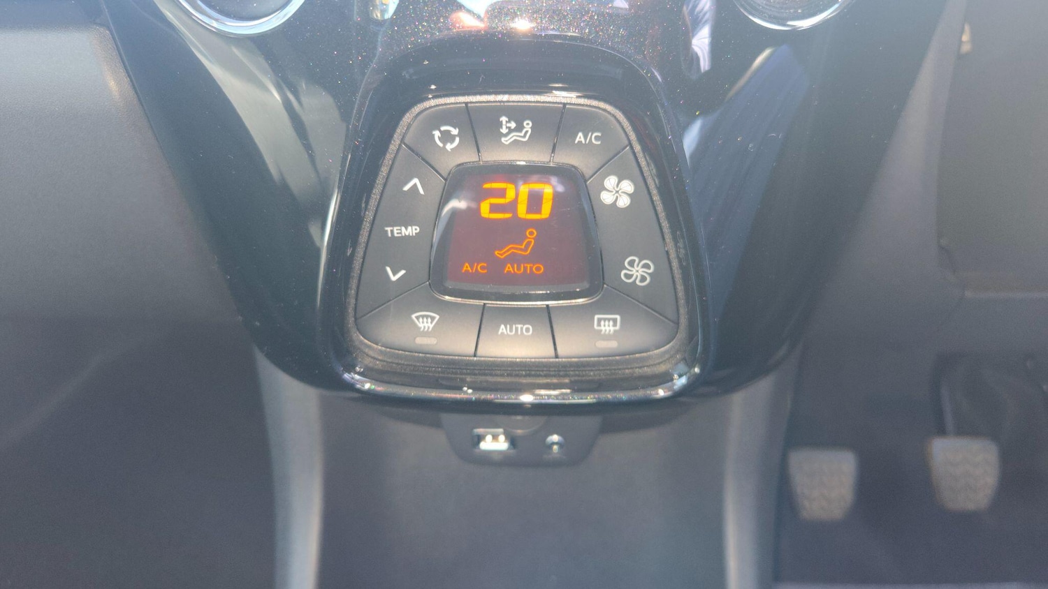 Used Toyota AYGO 2015 for sale - 78170829: Photo 17