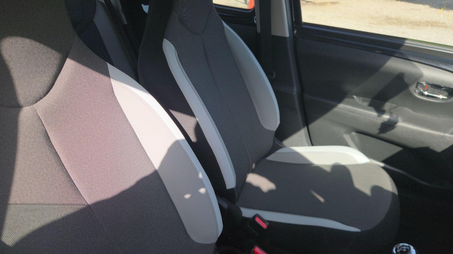 Used Toyota AYGO 2015 for sale - 78170829: Photo 21