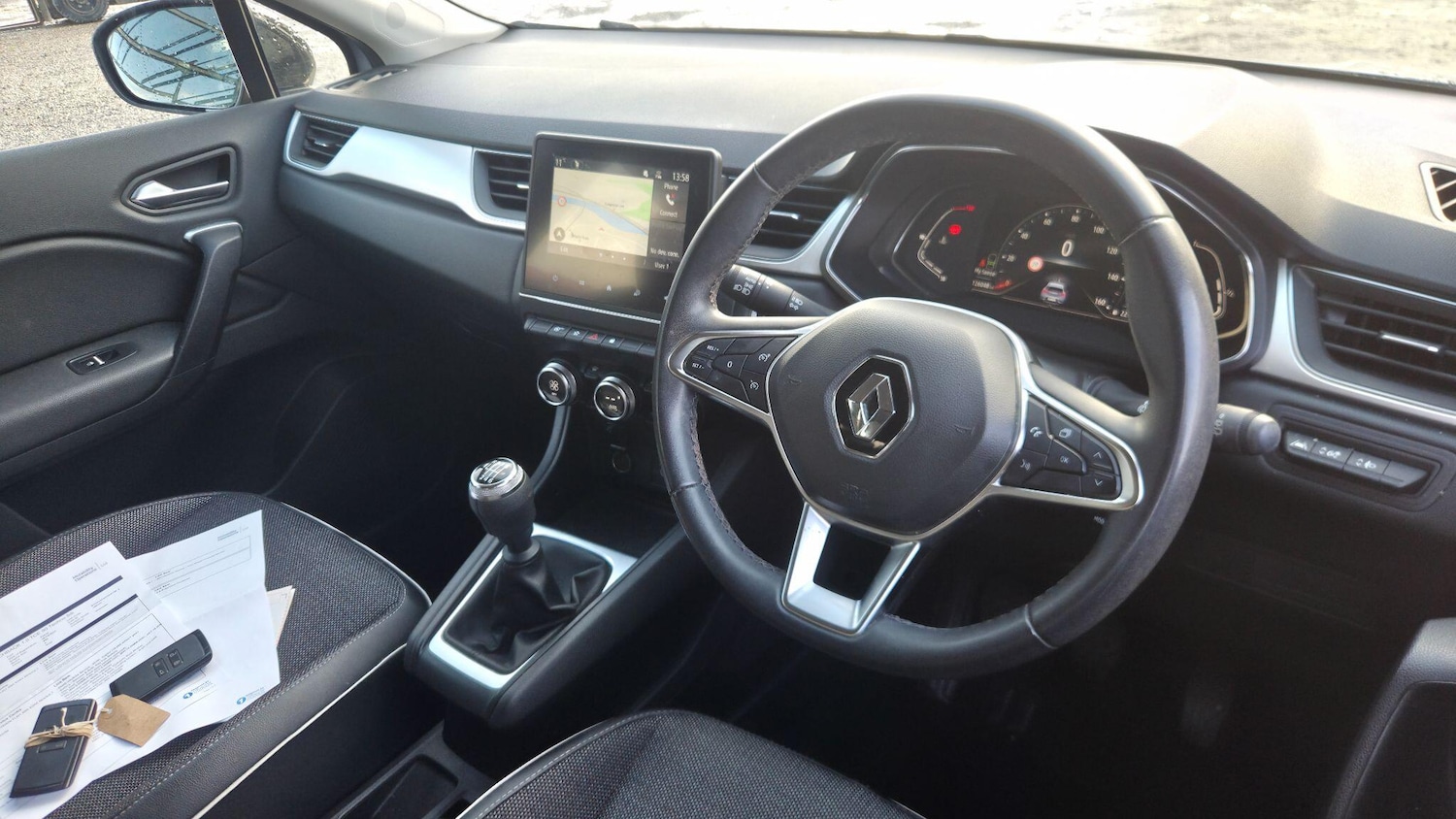 Used Renault Captur for sale - 77625679: Photo 25