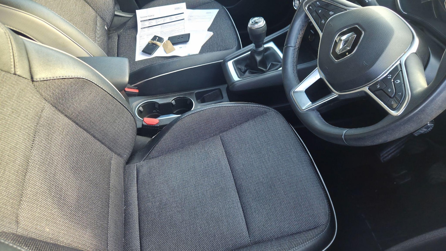 Used Renault Captur for sale - 77625679: Photo 26