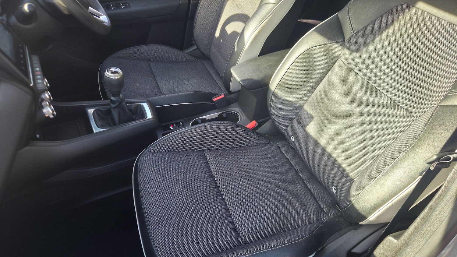 Used Renault Captur for sale - 77625679: Photo 28