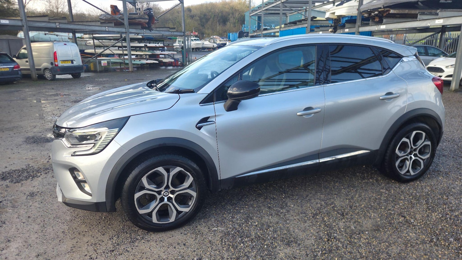 Used Renault Captur for sale - 77625679: Photo 9