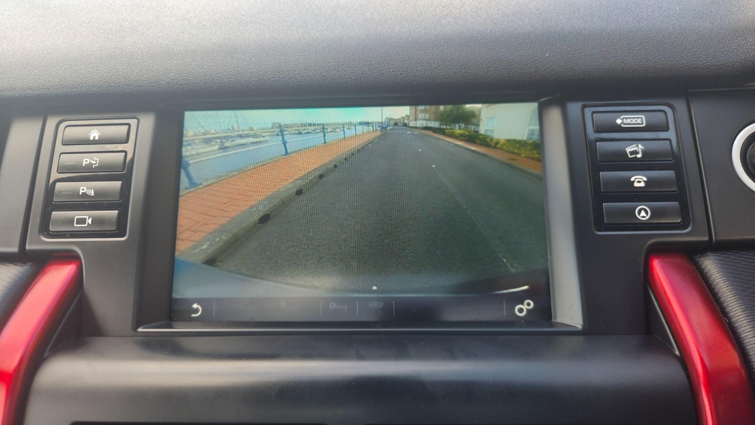 Used Land Rover Discovery Sport 2018 for sale - 76192421: Photo 32