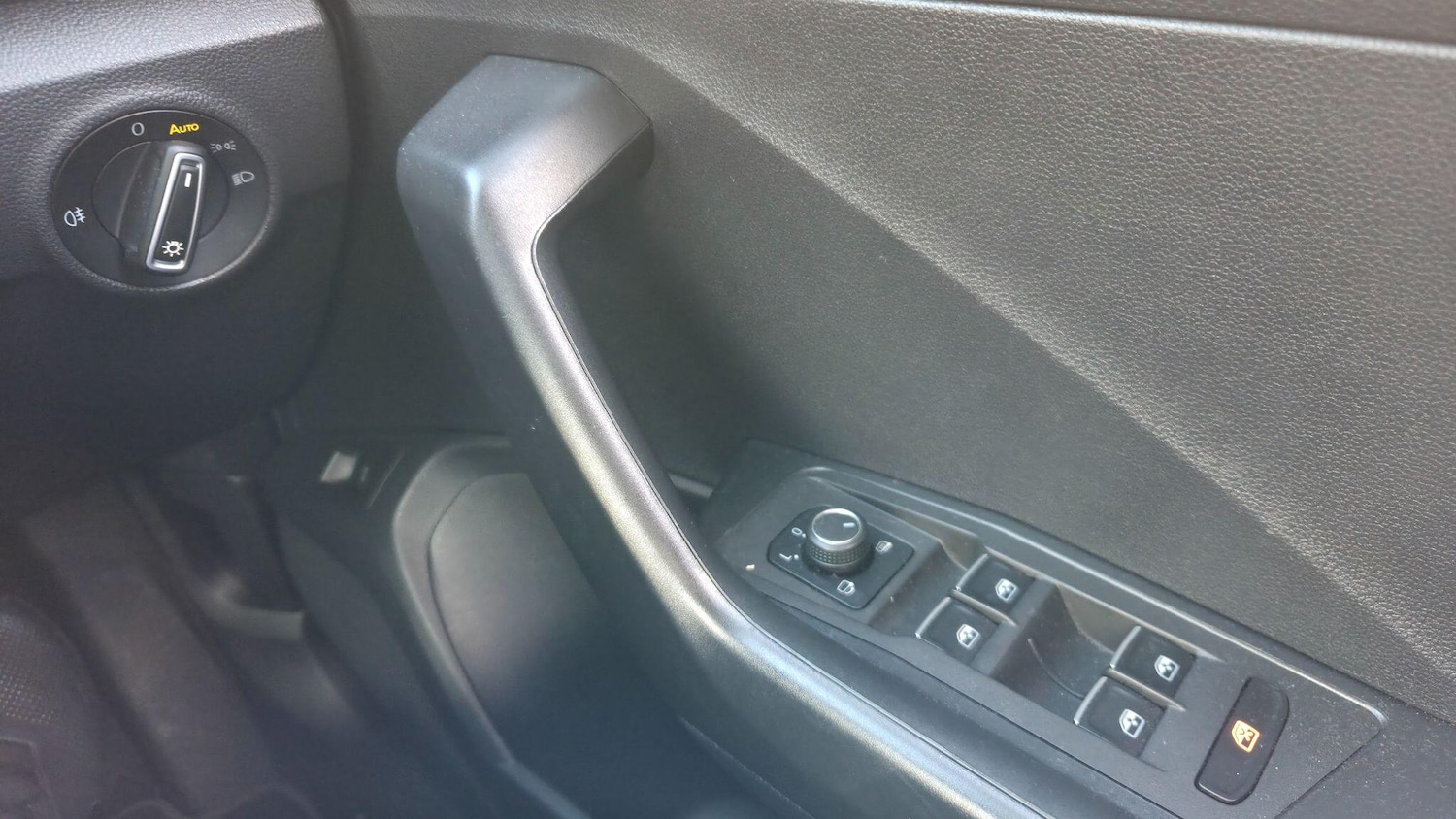 Used Volkswagen T-Roc 2019 for sale - 76521643: Photo 21