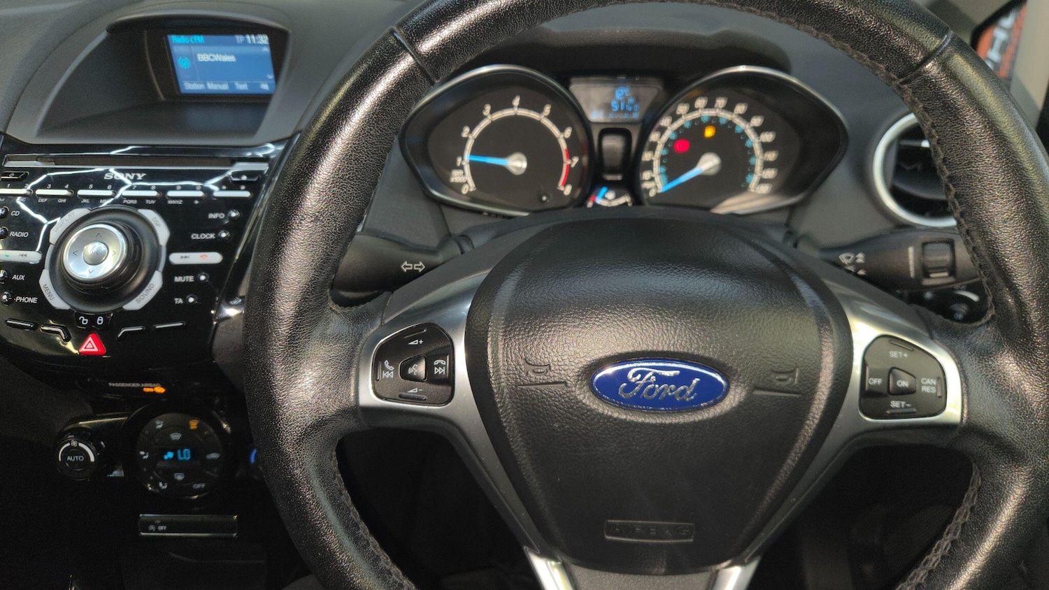 Used Ford Fiesta 2015 for sale - 76584296: Photo 13