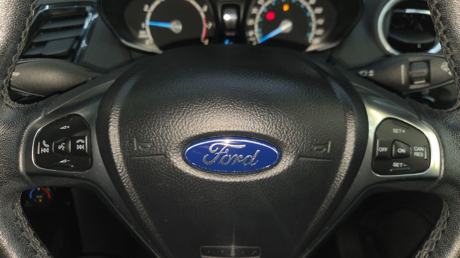 Used Ford Fiesta 2015 for sale - 76584296: Photo 16