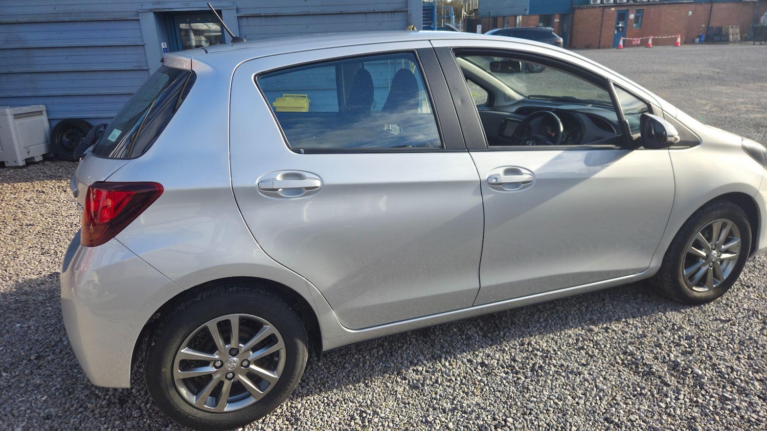 Used Toyota Yaris 2014 for sale - 76608520: Photo 15