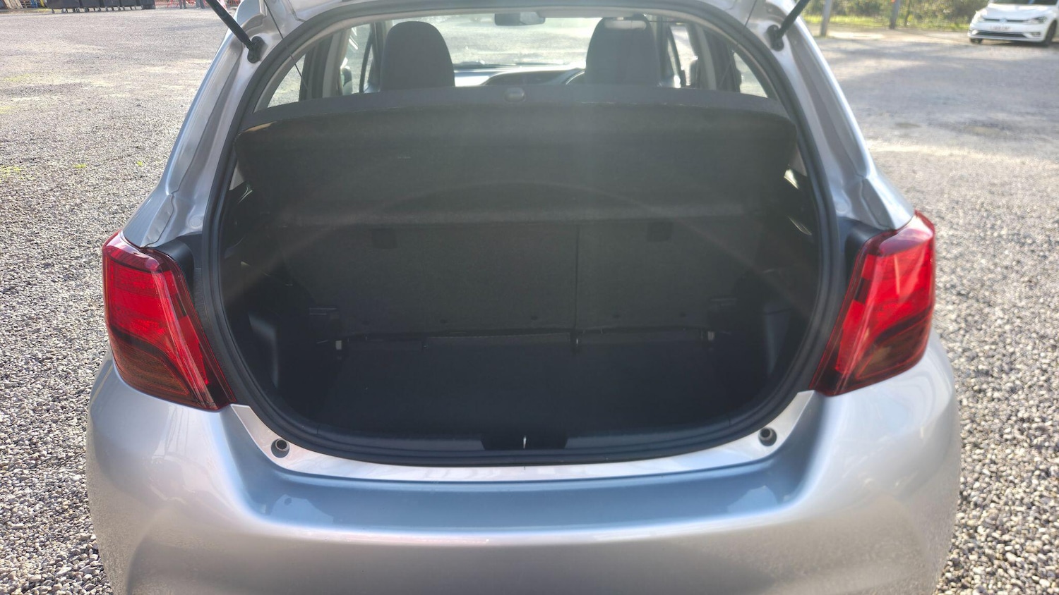 Used Toyota Yaris 2014 for sale - 76608520: Photo 17