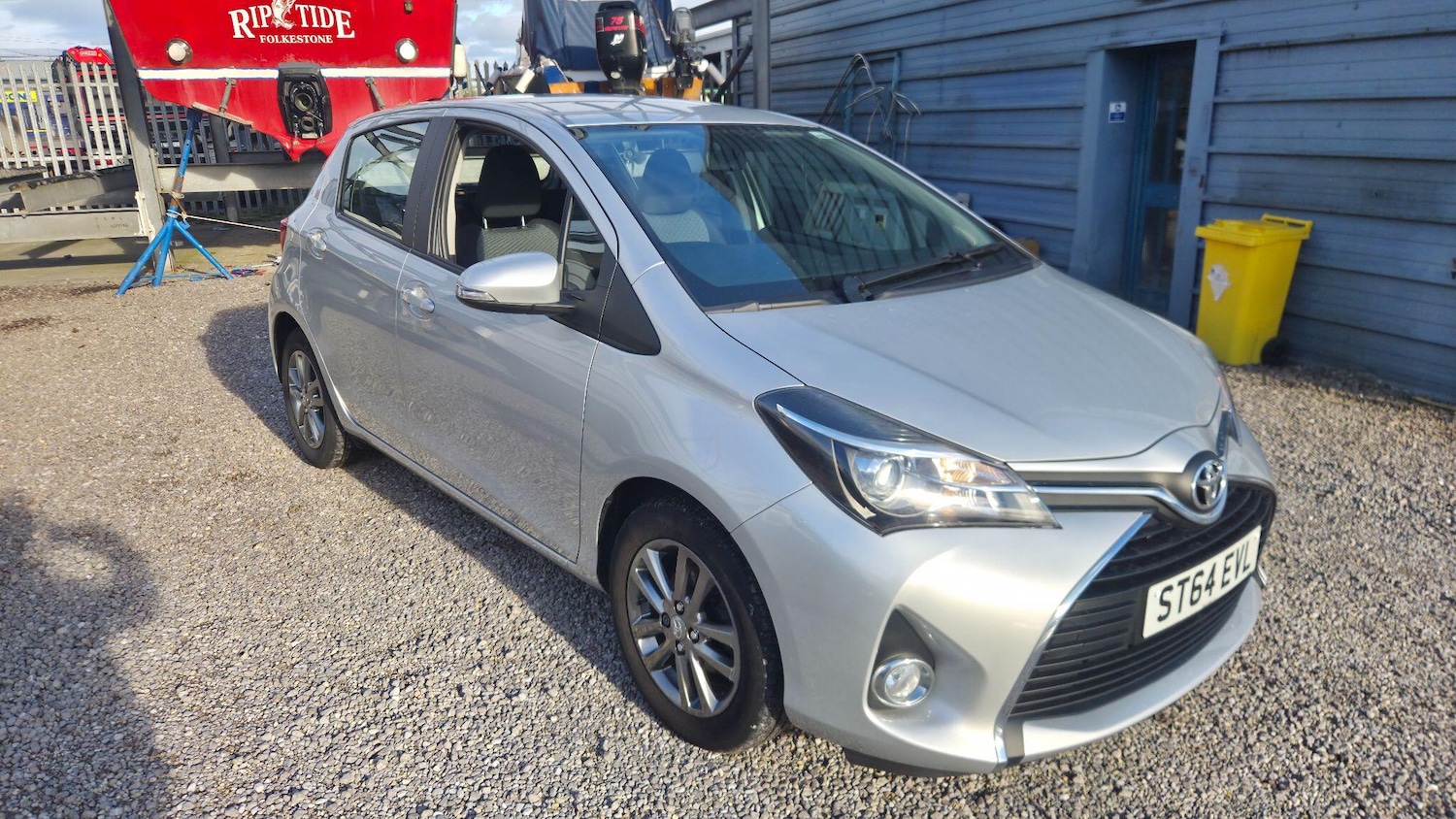 Used Toyota Yaris 2014 for sale - 76608520: Photo 2