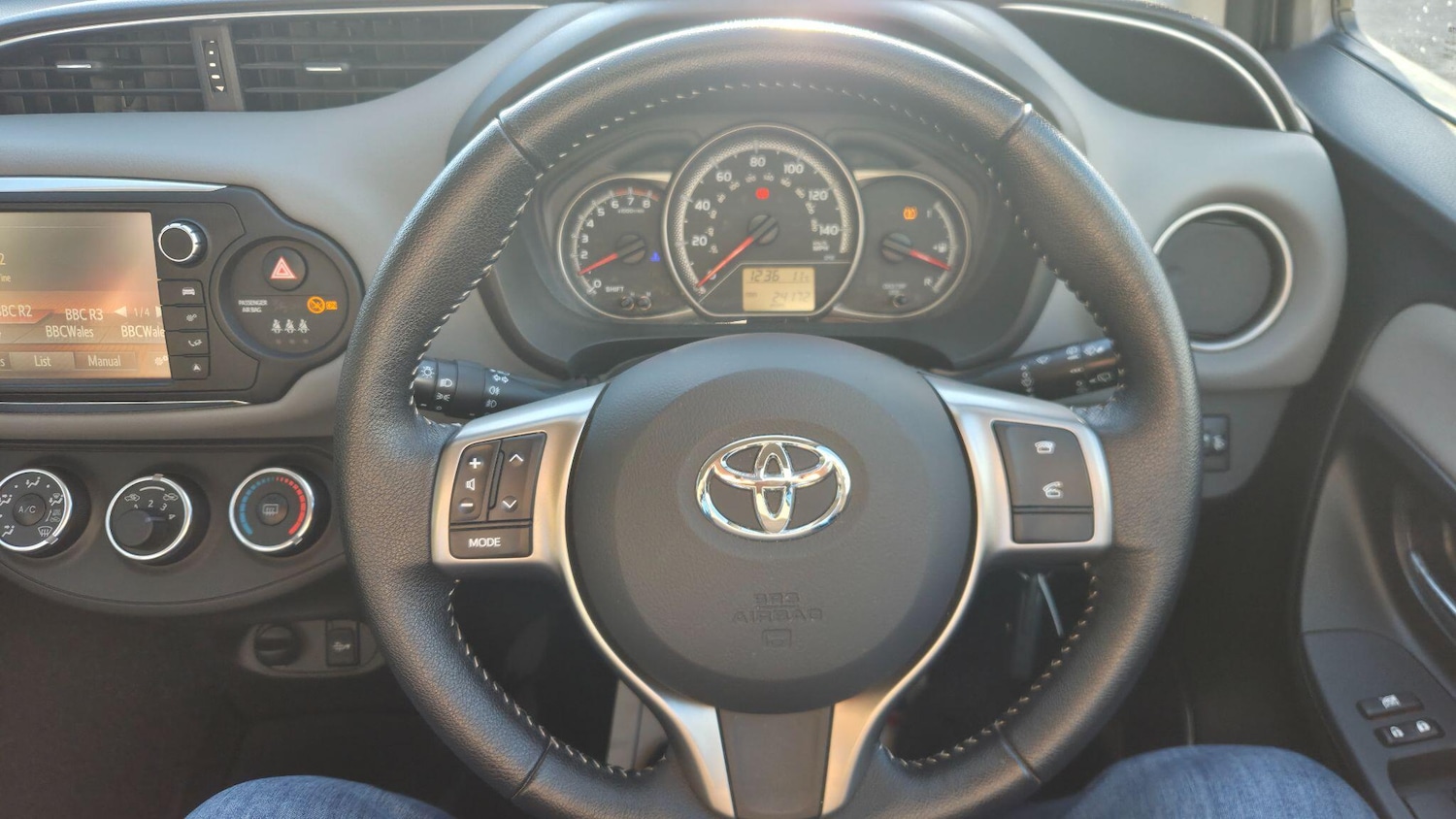 Used Toyota Yaris 2014 for sale - 76608520: Photo 20