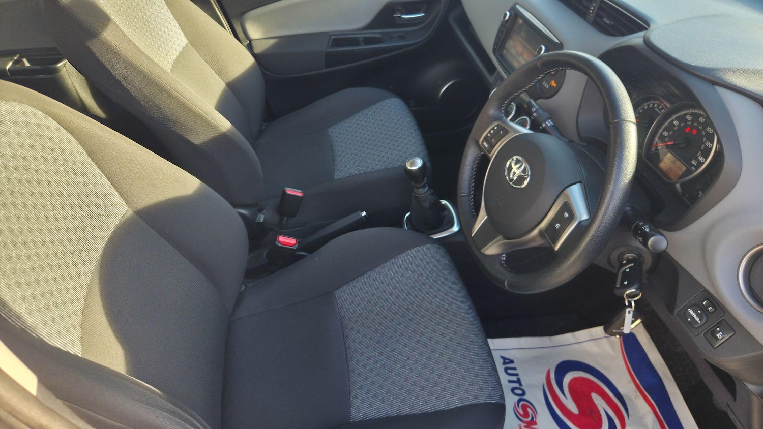 Used Toyota Yaris 2014 for sale - 76608520: Photo 21