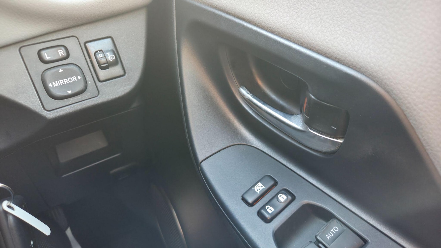 Used Toyota Yaris 2014 for sale - 76608520: Photo 23