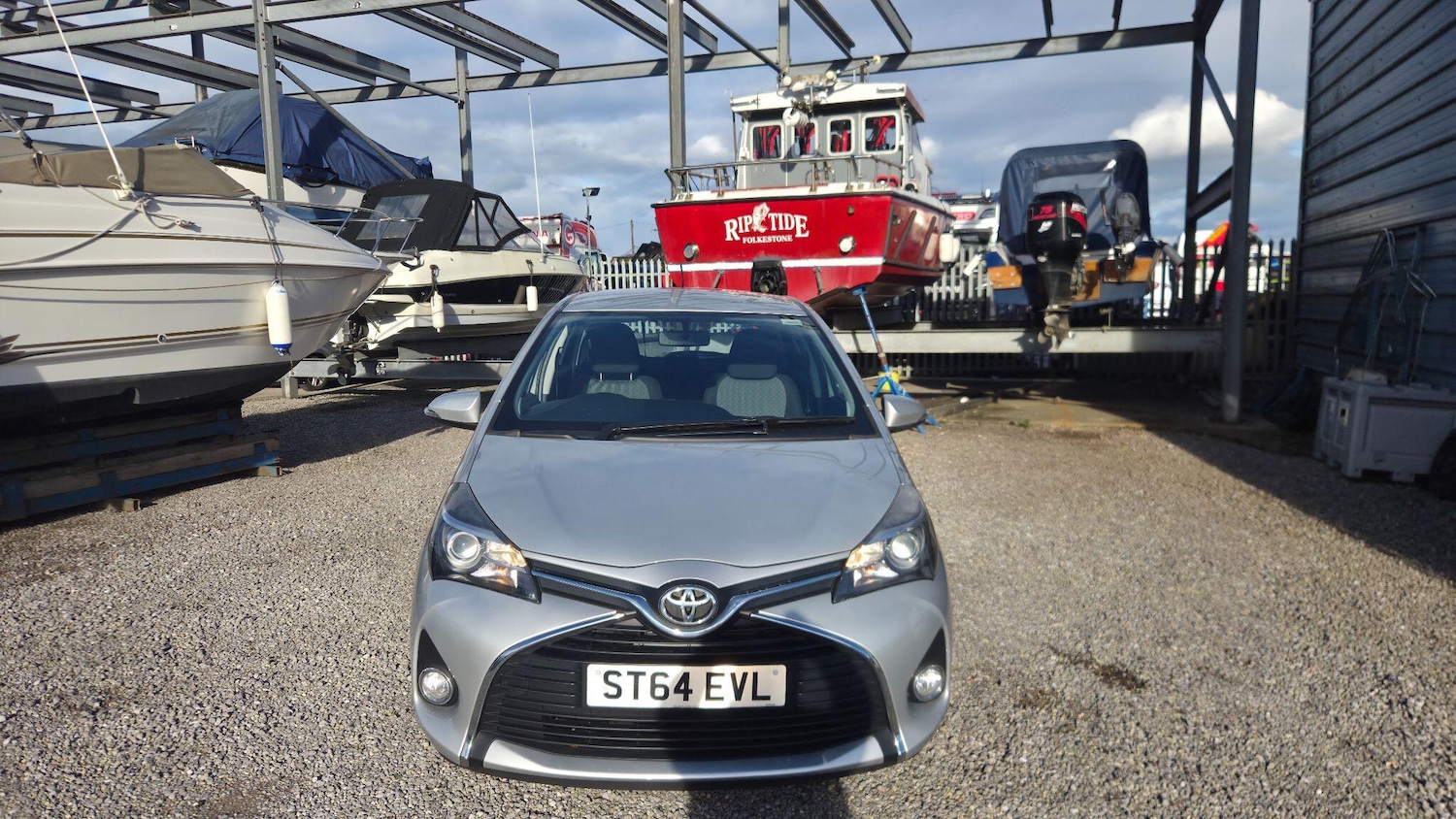 Used Toyota Yaris 2014 for sale - 76608520: Photo 4