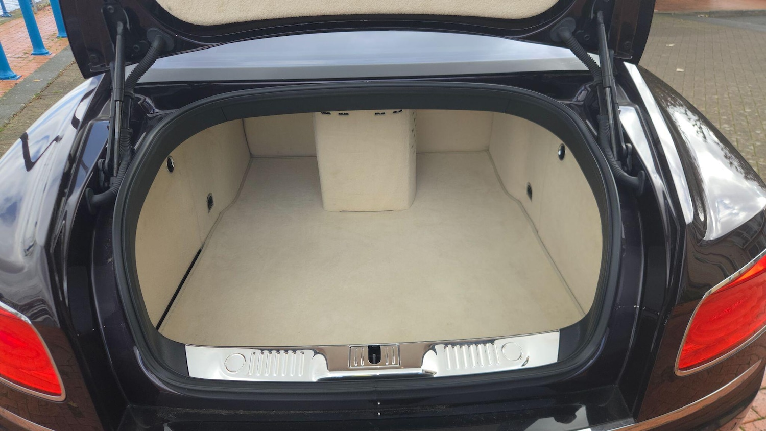 Used Bentley Flying Spur 2016 for sale - 76399346: Photo 42