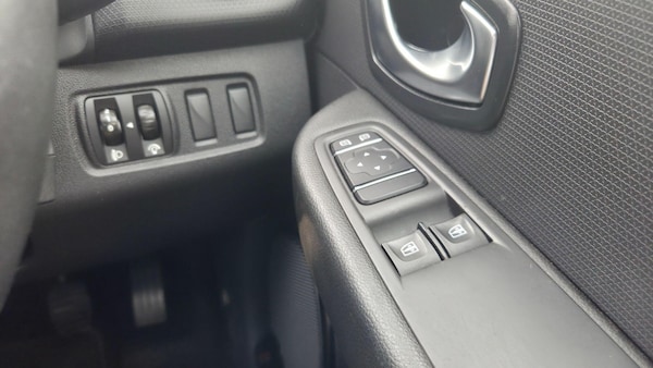 Used Renault Clio 2018 for sale - 76259790: Photo 19