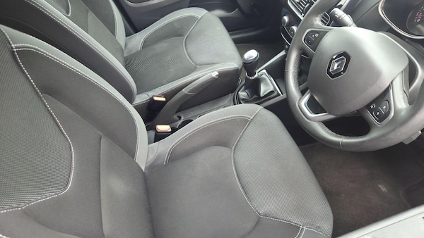 Used Renault Clio 2018 for sale - 76259790: Photo 21