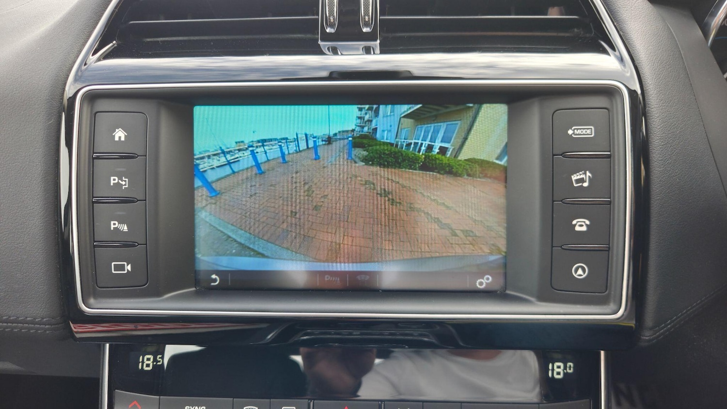 Used Jaguar XE 2016 for sale - 76200195: Photo 24