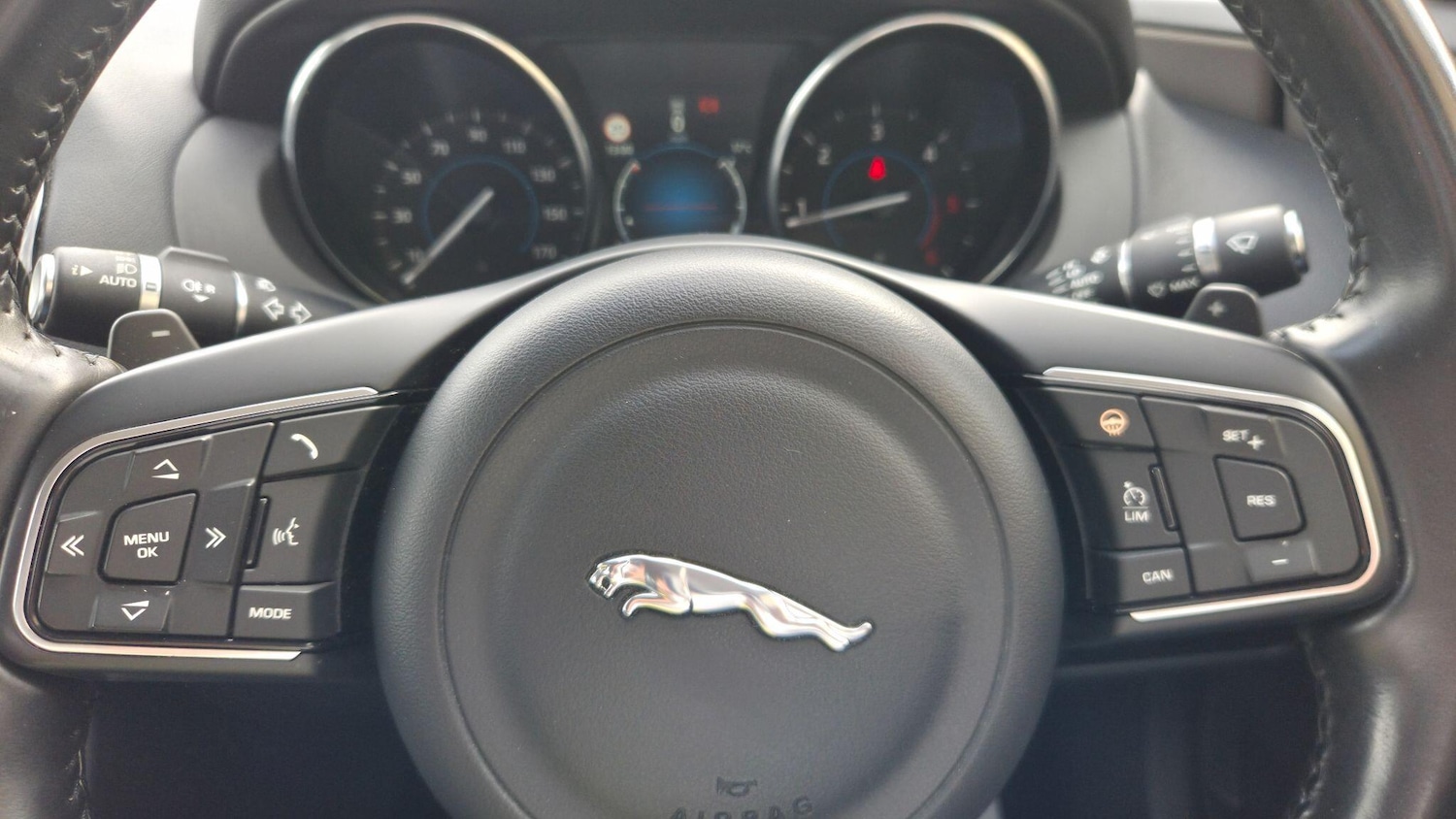 Used Jaguar XE 2016 for sale - 76200195: Photo 27