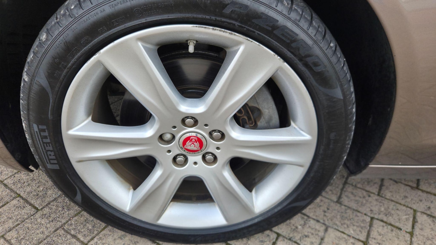 Used Jaguar XE 2016 for sale - 76200195: Photo 38