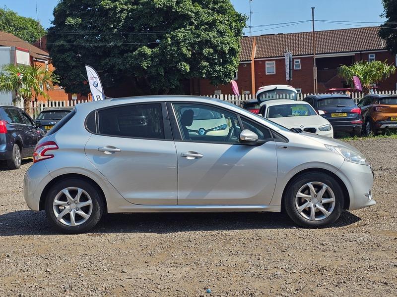 Used Peugeot 208 2015 for sale - 76499314: Photo 10