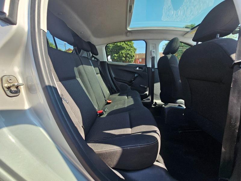 Used Peugeot 208 2015 for sale - 76499314: Photo 12