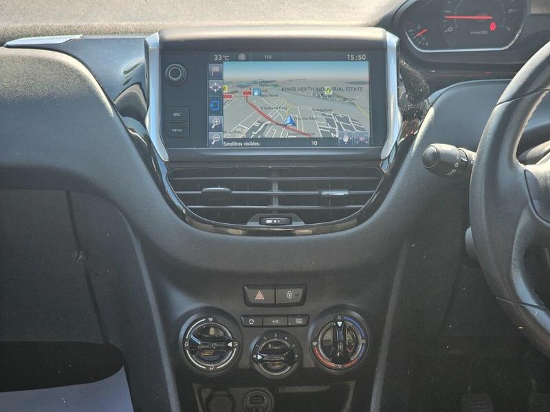 Used Peugeot 208 2015 for sale - 76499314: Photo 17