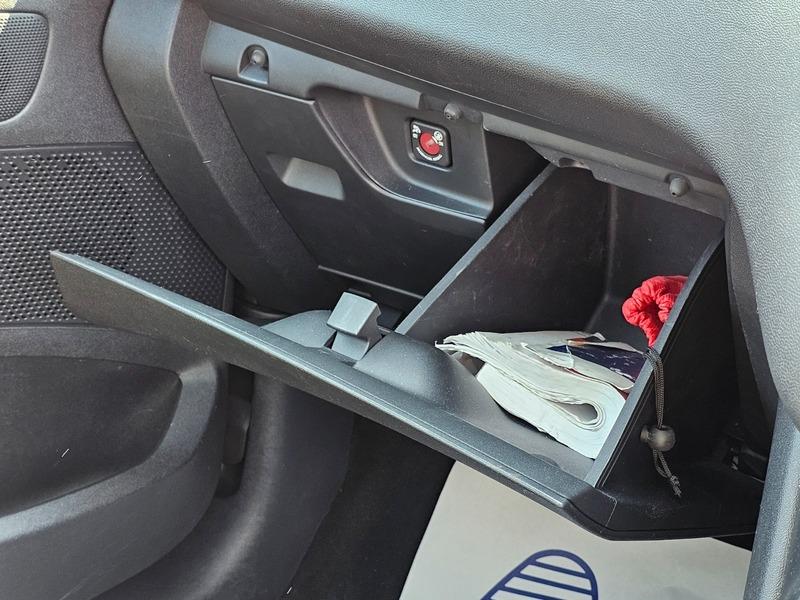 Used Peugeot 208 2015 for sale - 76499314: Photo 29