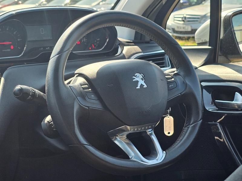 Used Peugeot 208 2015 for sale - 76499314: Photo 30