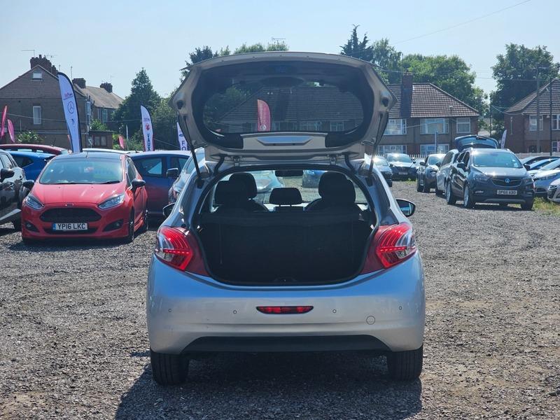 Used Peugeot 208 2015 for sale - 76499314: Photo 37