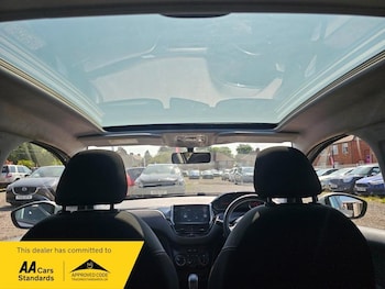 Used Peugeot 208 2015 for sale - 76499314: Photo