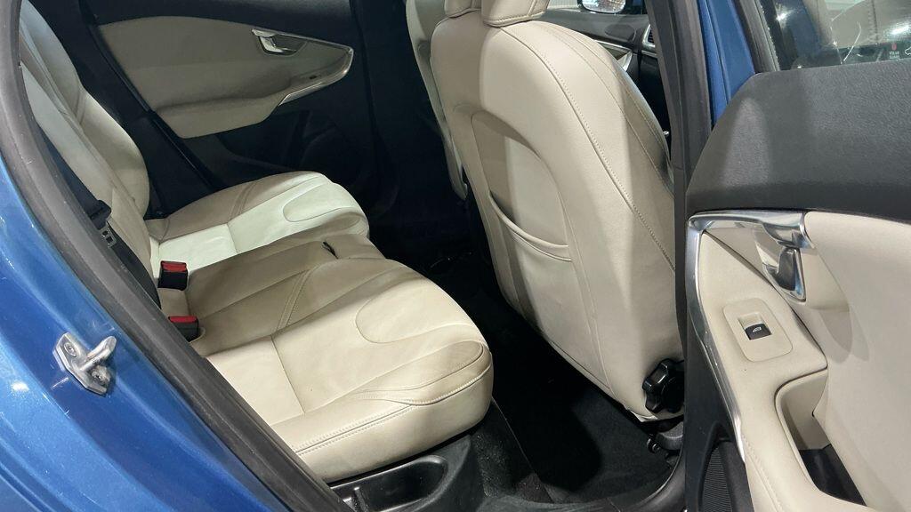 Used Volvo V40 2015 for sale - 77074254: Photo 13