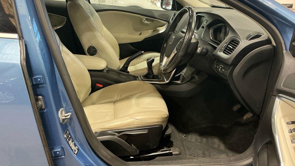 Used Volvo V40 2015 for sale - 77074254: Photo 14