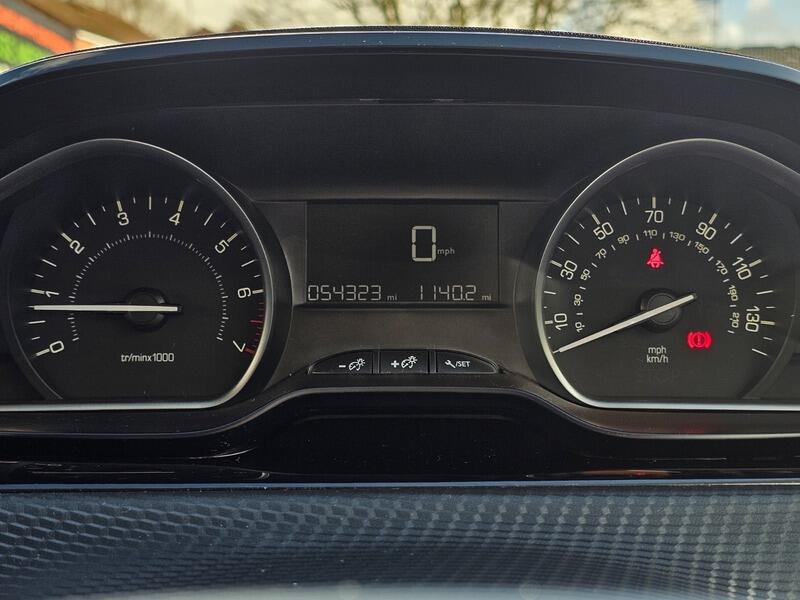 Used Peugeot 208 2017 for sale - 77892434: Photo 17