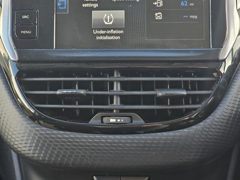 Used Peugeot 208 2017 for sale - 77892434: Photo 32