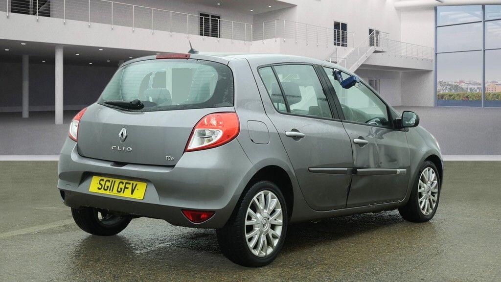 Used Renault Clio 2011 for sale - 77882210: Photo 4