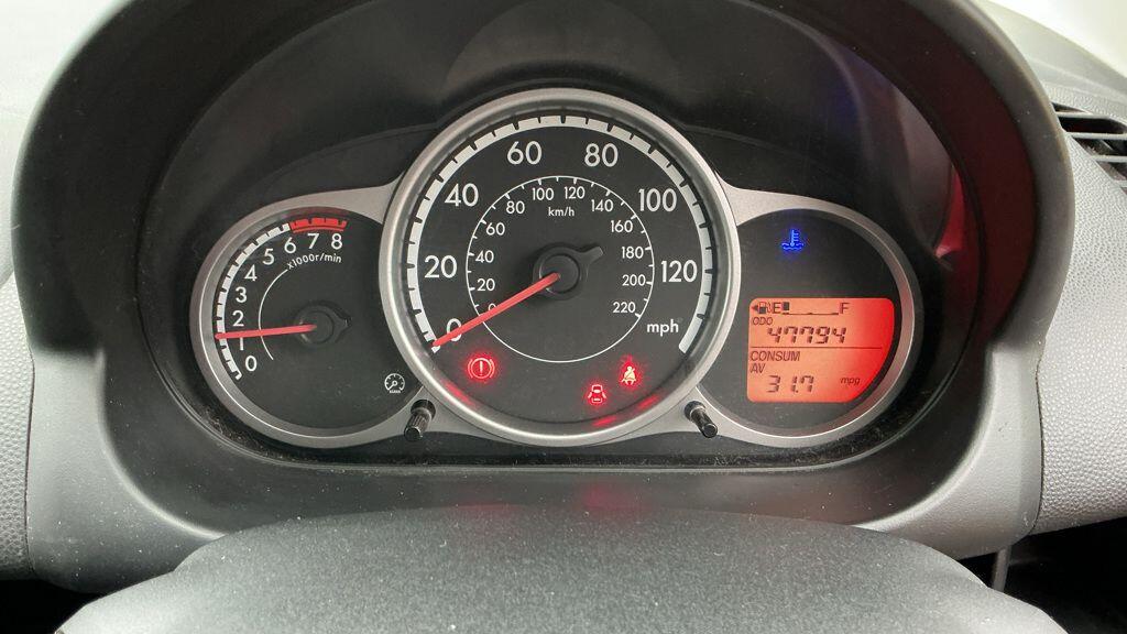 Used Mazda Mazda2 2013 for sale - 77898509: Photo 11