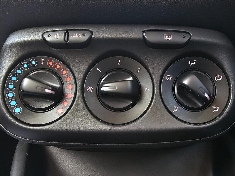 Used Vauxhall Corsa 2015 for sale - 77400446: Photo 20