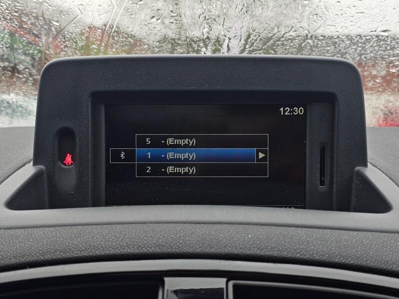 Used Renault Clio 2012 for sale - 77455332: Photo 24