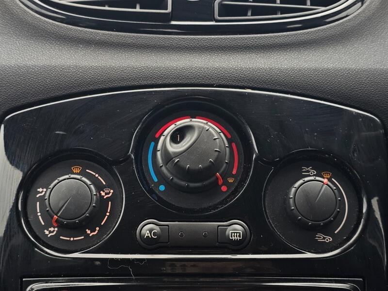 Used Renault Clio 2012 for sale - 77455332: Photo 26