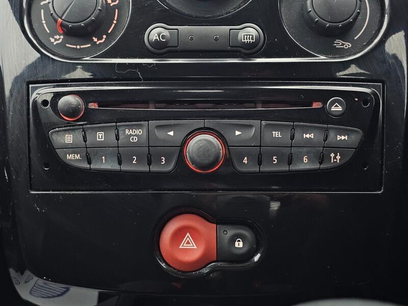 Used Renault Clio 2012 for sale - 77455332: Photo 27