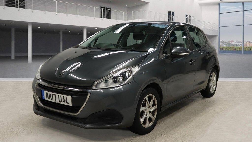 Used Peugeot 208 2017 for sale - 77637407: Photo 2
