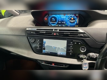 Used Citroen Grand C4 Picasso 2016 for sale - 77924940: Photo