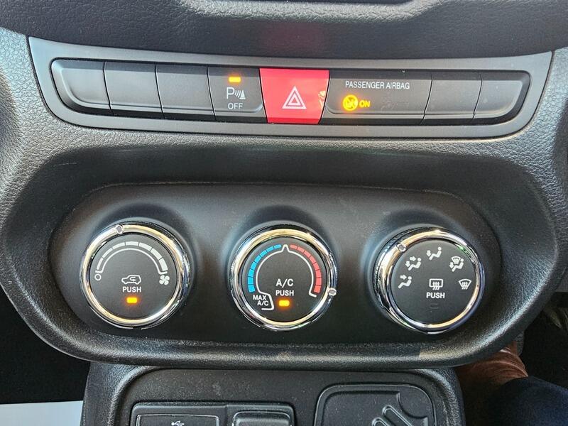 Used Jeep Renegade 2016 for sale - 76592273: Photo 38