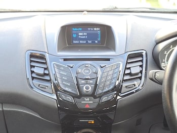 Used Ford Fiesta 2016 for sale - 79336996: Photo