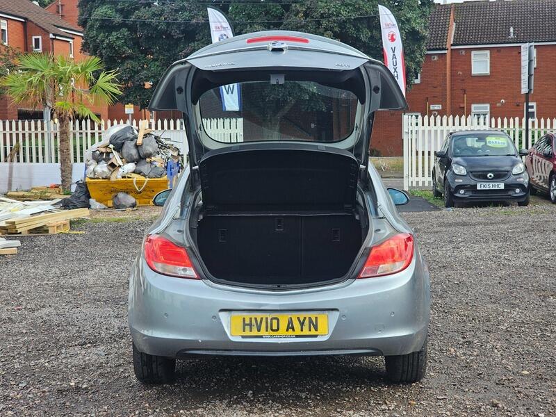 Used Vauxhall Insignia 2010 for sale - 76987687: Photo 28