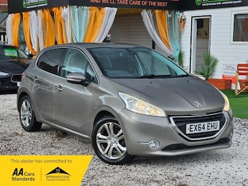 Used Peugeot 208 2014 for sale - 78684907: Photo