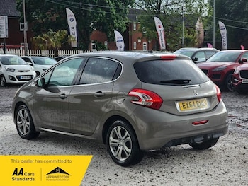 Used Peugeot 208 2014 for sale - 78684907: Photo