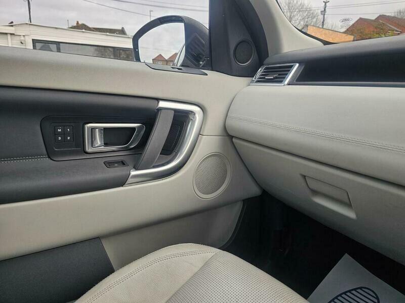 Used Land Rover Discovery Sport for sale - 76997098: Photo 28