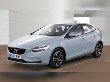 Used Volvo V40 2017 for sale - 78830860: Photo