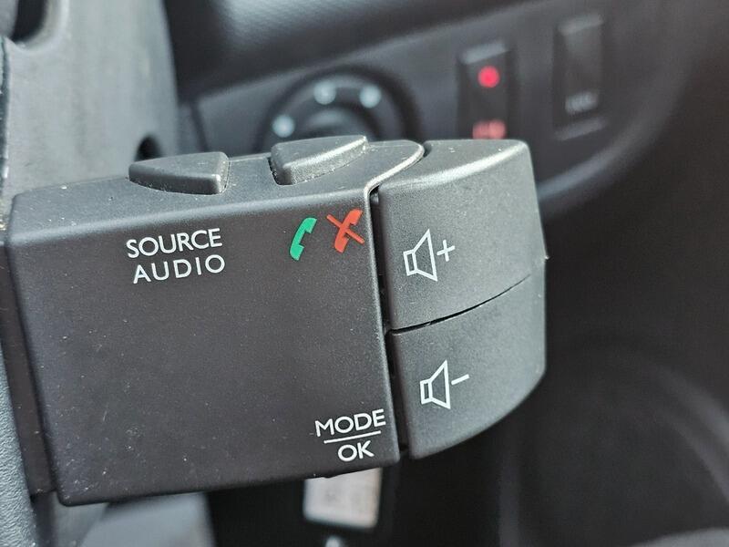 Used Dacia Sandero Stepway 2014 for sale - 77074055: Photo 15